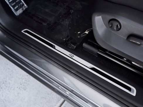 Used 2024 Volkswagen Tiguan SE R-Line image 20