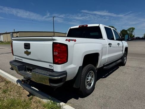 Used 2016 Chevrolet Silverado 2500 W/T AWD/4WD image 5