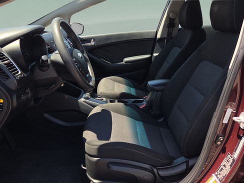 Used 2017 Kia Forte LX FWD image 9