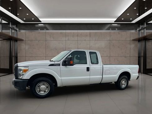 Used 2015 Ford F250 XL w/ Power Equipment Group RWD image 5