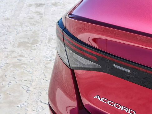 Certified 2025 Honda Accord SE image 7