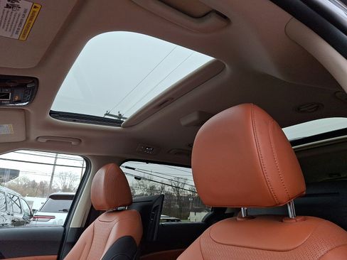 Used 2025 Kia Carnival SX Prestige image 16