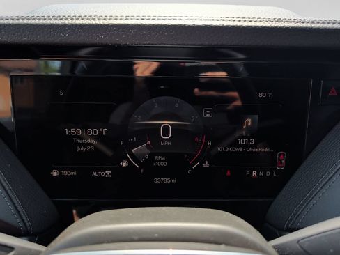 Used 2025 GMC Yukon Denali AWD/4WD image 10