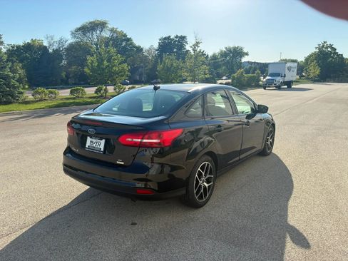 Used 2017 Ford Focus SE FWD image 5
