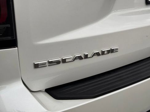 Certified 2021 Cadillac Escalade Premium Luxury w/ Driver Assist Tech Package AWD/4WD image 21