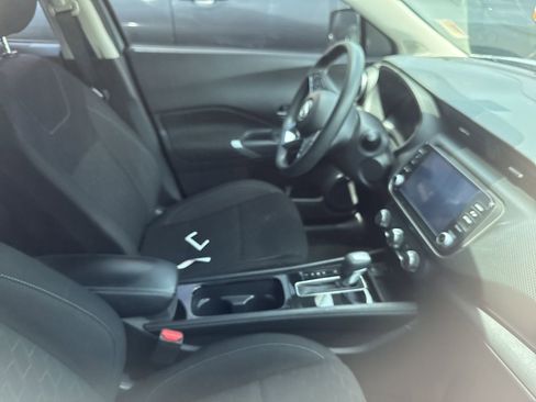 Used 2023 Nissan Kicks SV FWD image 6