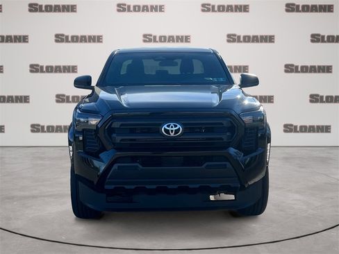 Used 2025 Toyota Tacoma SR image 8