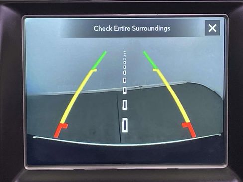 Used 2018 Jeep Grand Cherokee Limited image 32