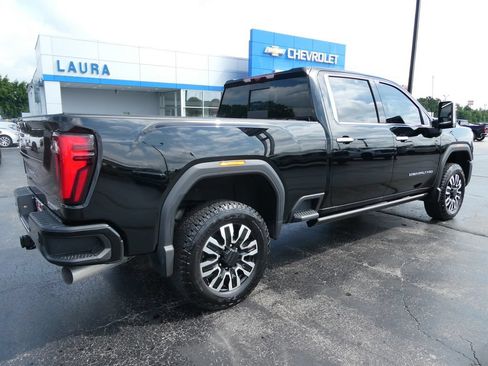 Certified 2025 GMC Sierra 3500 Denali Ultimate w/ LPO, GMC Protection Package AWD/4WD image 5