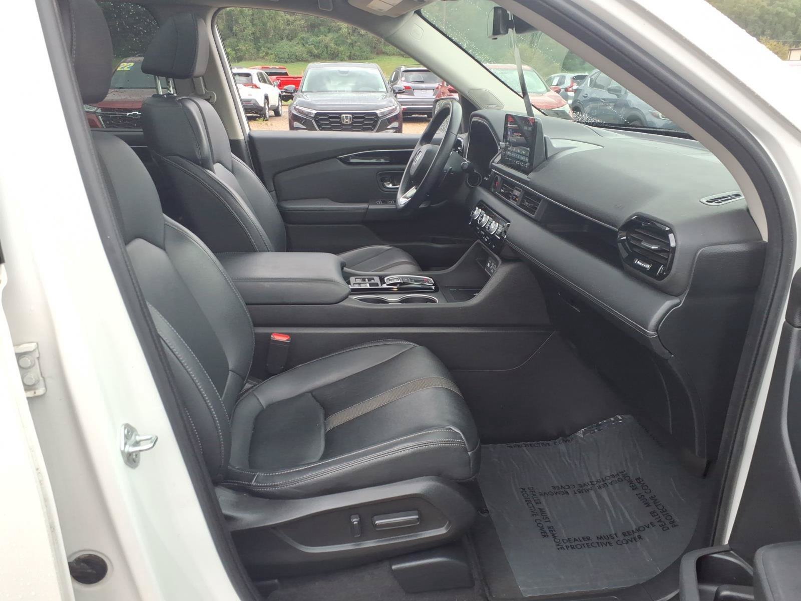 Certified 2023 Honda Pilot Touring image 19