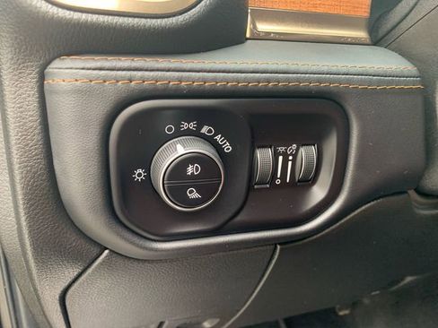 Used 2024 RAM 2500 Limited w/ Safety Group AWD/4WD image 20