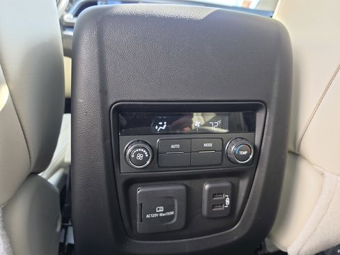 Used 2023 Buick Enclave Essence w/ Experience Buick Package AWD/4WD image 16