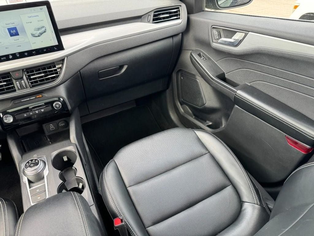 Used 2025 Ford Escape Platinum AWD/4WD image 15