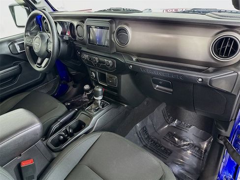 Used 2020 Jeep Wrangler Unlimited Sport image 30