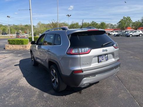 Used 2019 Jeep Cherokee Limited image 10