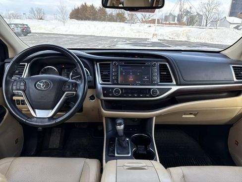 Used 2016 Toyota Highlander Limited image 14