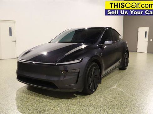 Used 2026 Tesla Model Y Long Range AWD/4WD image 3