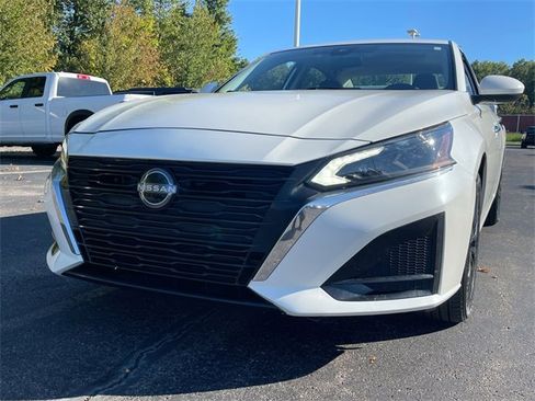 Used 2025 Nissan Altima 2.5 SV w/ SV Special Edition Package image 31