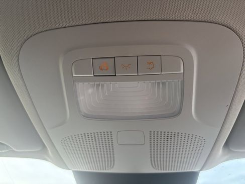 Used 2023 Mercedes-Benz Metris Passenger image 35