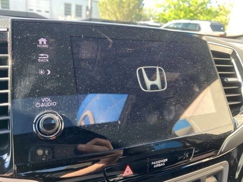 Certified 2025 Honda Passport Black Edition image 17