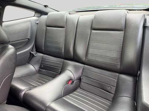 Used 2005 Ford Mustang GT Premium RWD image 13