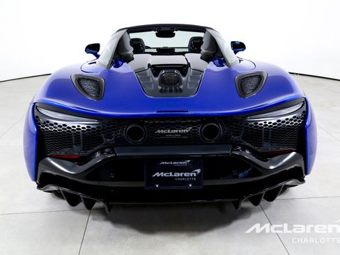 Used 2025 McLaren Artura Spider image 9