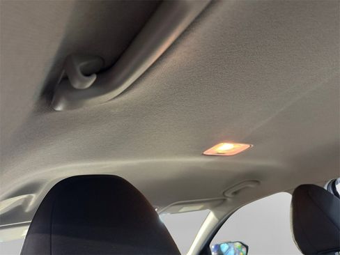 Used 2024 Hyundai Elantra SEL image 23