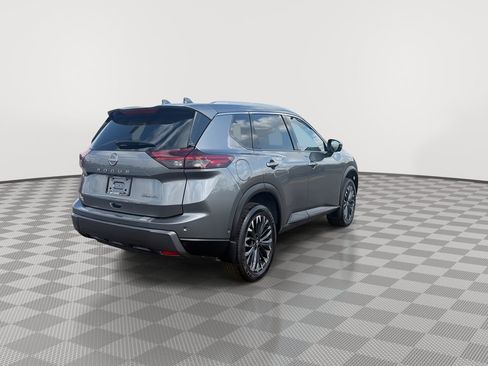 Certified 2025 Nissan Rogue SL w/ Tech Package AWD/4WD image 10