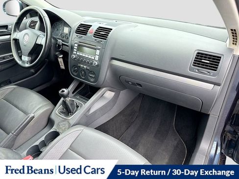 Used 2009 Volkswagen Jetta SE FWD image 28
