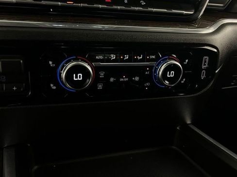 Used 2024 GMC Sierra 3500 SLE w/ SLE Value Package image 32