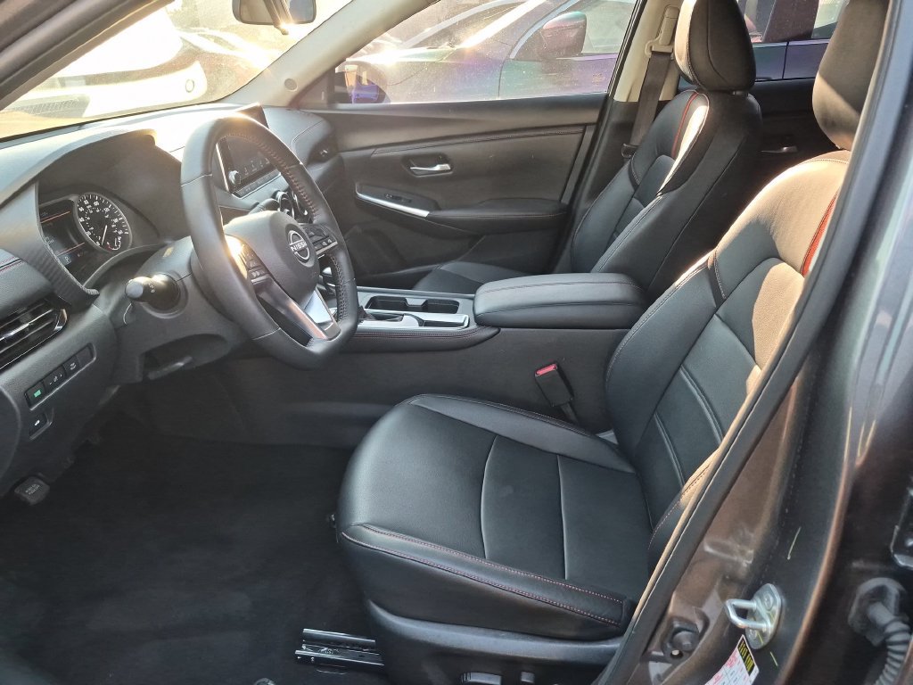 Certified 2025 Nissan Sentra SR w/ SR Premium Package FWD image 15