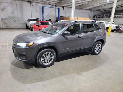 Used 2019 Jeep Cherokee Latitude Plus w/ Cold Weather Group image 1