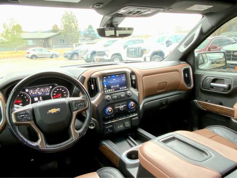 Used 2022 Chevrolet Silverado 1500 High Country w/ Technology Package image 40