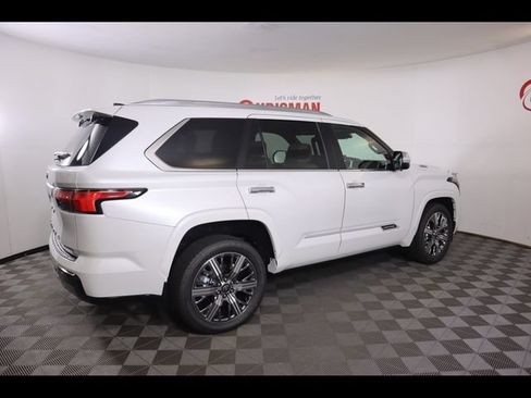 Used 2025 Toyota Sequoia Capstone AWD/4WD image 14