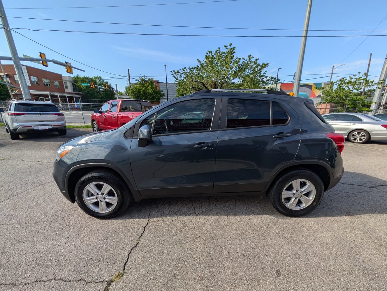 Used 2021 Chevrolet Trax LT AWD/4WD image 9