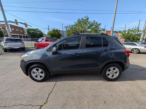 Used 2021 Chevrolet Trax LT AWD/4WD image 9