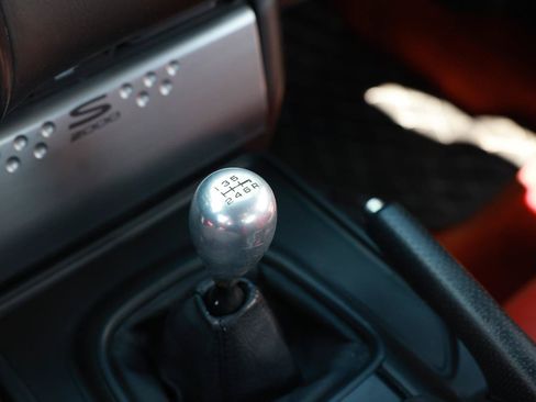 Used 2005 Honda S2000 image 29