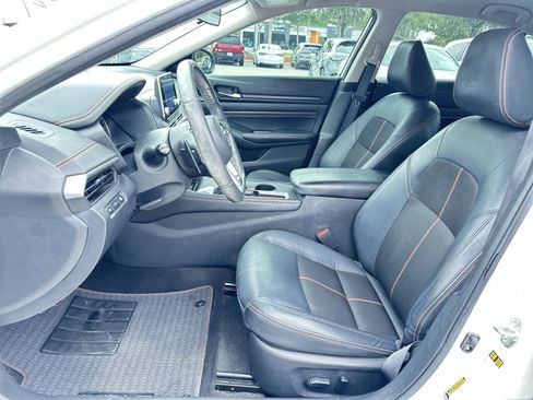 Used 2022 Nissan Altima 2.5 SR FWD image 13