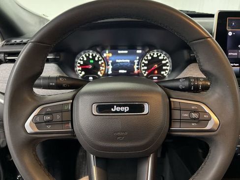 Used 2024 Jeep Compass Latitude AWD/4WD image 11