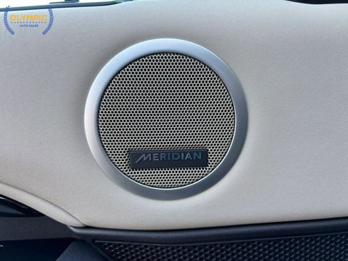 Used 2018 Land Rover Discovery SE image 36