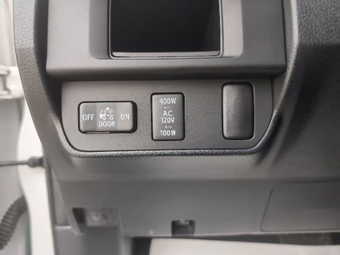 Used 2016 Toyota Tacoma TRD Off-Road image 10