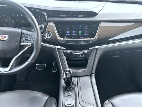 Used 2022 Cadillac XT6 Sport w/ Platinum Package image 18
