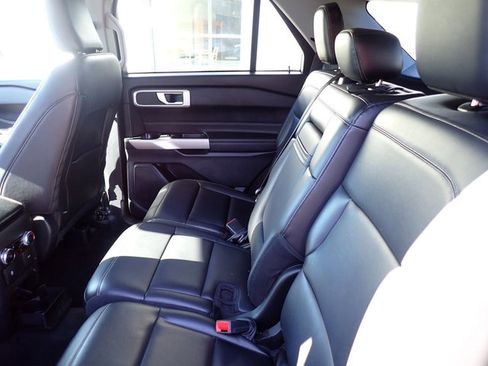 Certified 2022 Ford Explorer XLT w/ Equipment Group 202A image 13