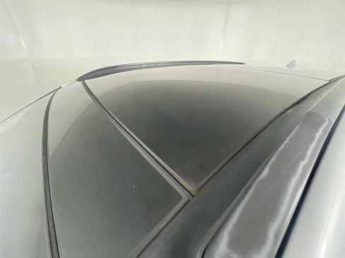 Used 2017 Hyundai Santa Fe Limited FWD image 11