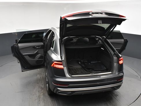 Used 2021 Audi Q8 Premium Plus w/ Premium Plus Package image 28