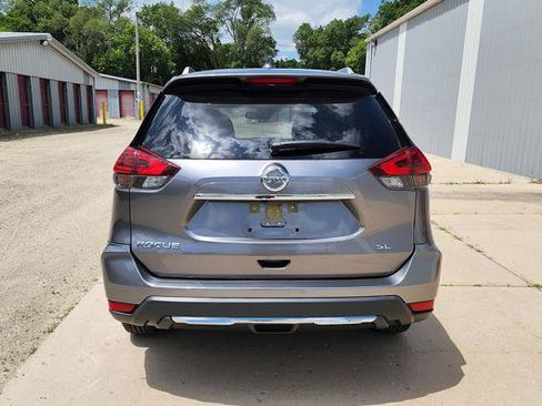 Used 2018 Nissan Rogue SL image 10