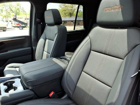 New 2026 Chevrolet Tahoe High Country AWD/4WD image 11