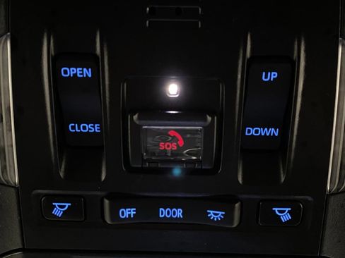 Used 2021 Toyota Highlander XSE image 29