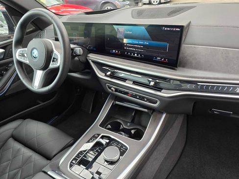 Used 2026 BMW X5 xDrive50e w/ M Sport Package AWD/4WD image 10