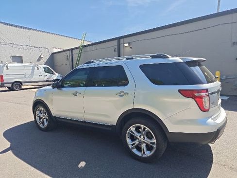 Used 2014 Ford Explorer Limited image 4